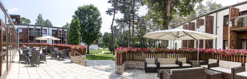 Columna Medica Hotel Łask Екстериор снимка