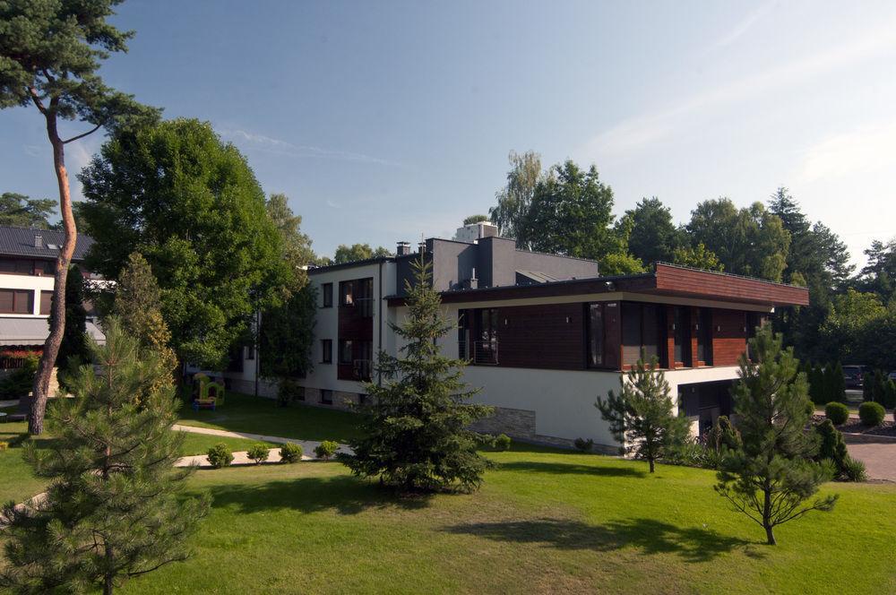 Columna Medica Hotel Łask Екстериор снимка