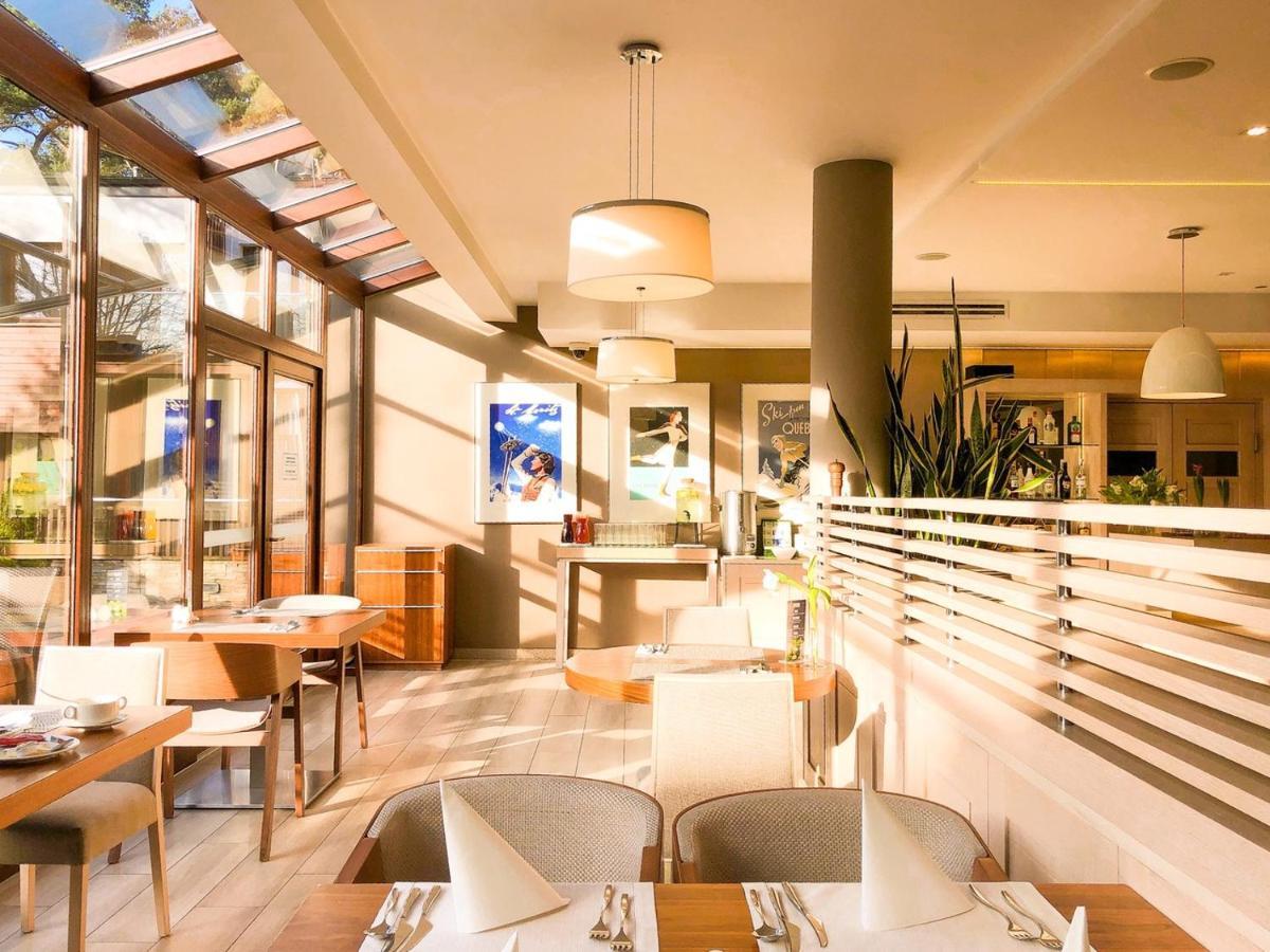 Columna Medica Hotel Łask Екстериор снимка